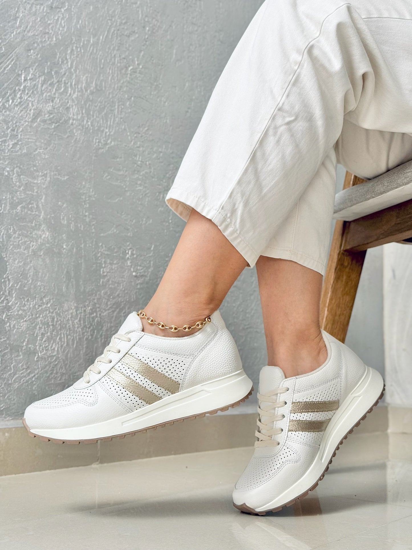 TENIS DEPORTIVO CUERO