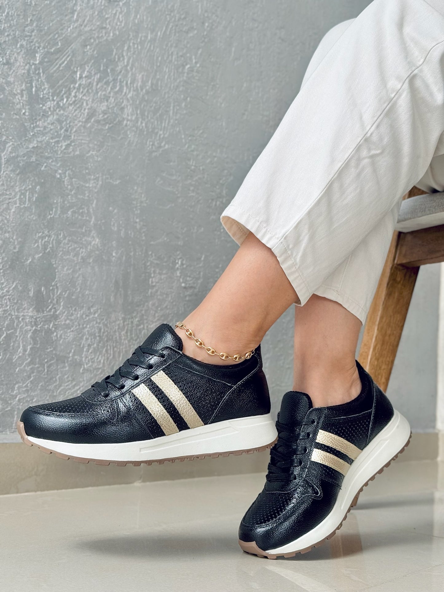 TENIS DEPORTIVO CUERO