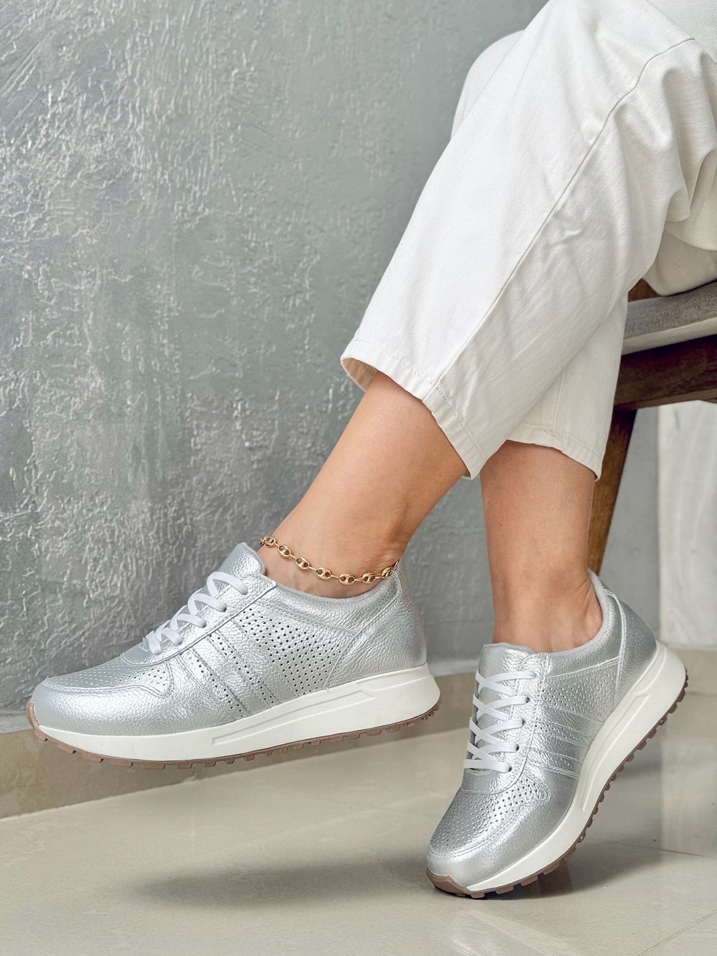 TENIS DEPORTIVO CUERO